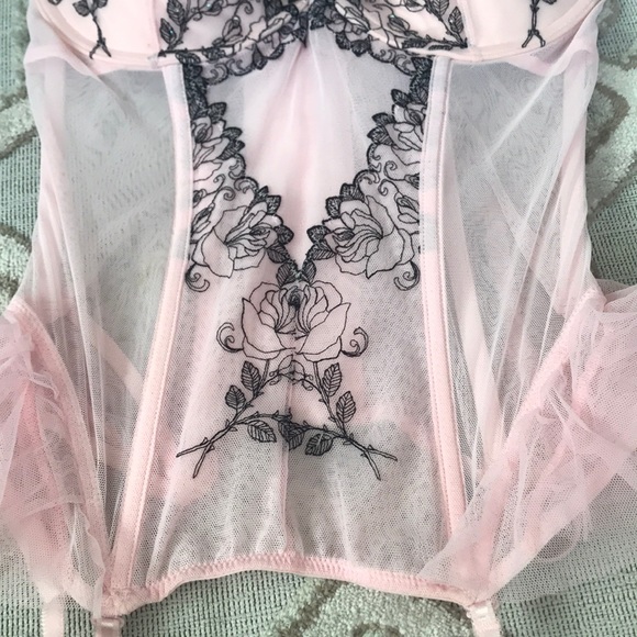 Victoria secret lingerie - Picture 3 of 5